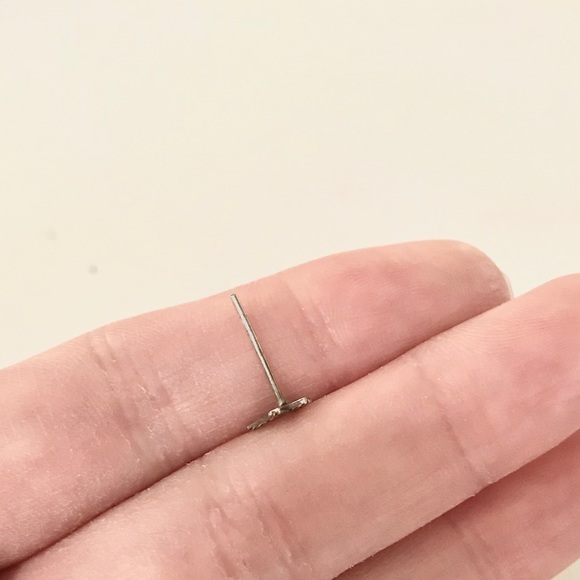 ✨FREE W/ PURCHASE✨Textured sterling silver cross stud! - Picture 2 of 4